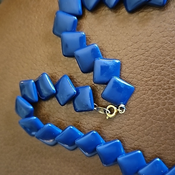 VTG TRIFARI Navy Blue Square Acrylic Beaded Collar Necklace - Picture 3 of 6